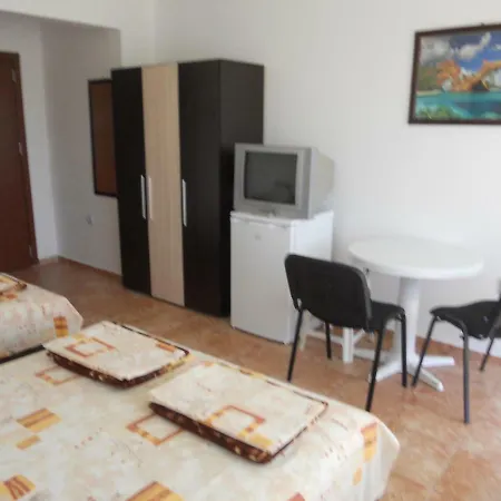 Къща за гости Agatopolis- всяка с безплатно парко място 3*