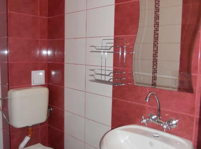 Къща за гости Agatopolis- всяка с безплатно парко място Ахтопол